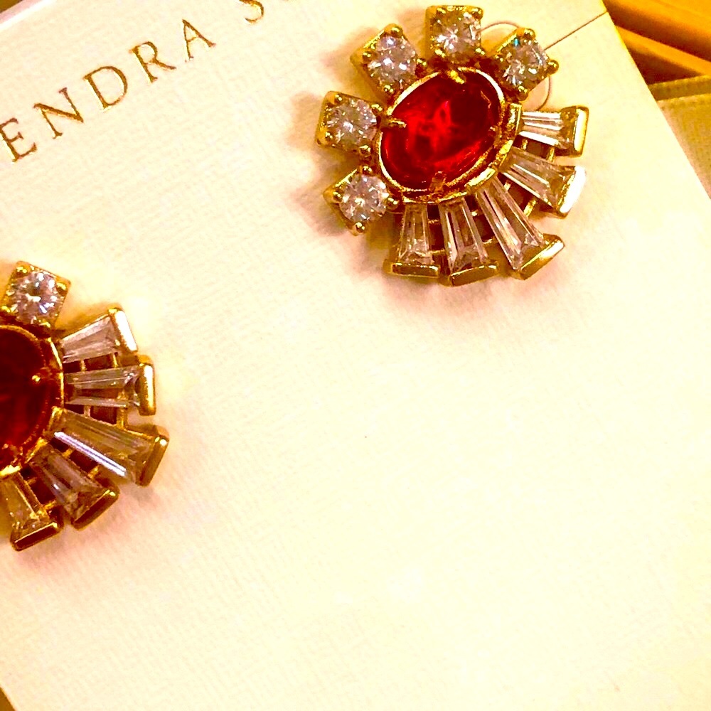 NWT RARE & Retired Kendra Scott Atticus Earrings Berry CZ’s Yellow Gold Perfect! - Picture 7 of 13